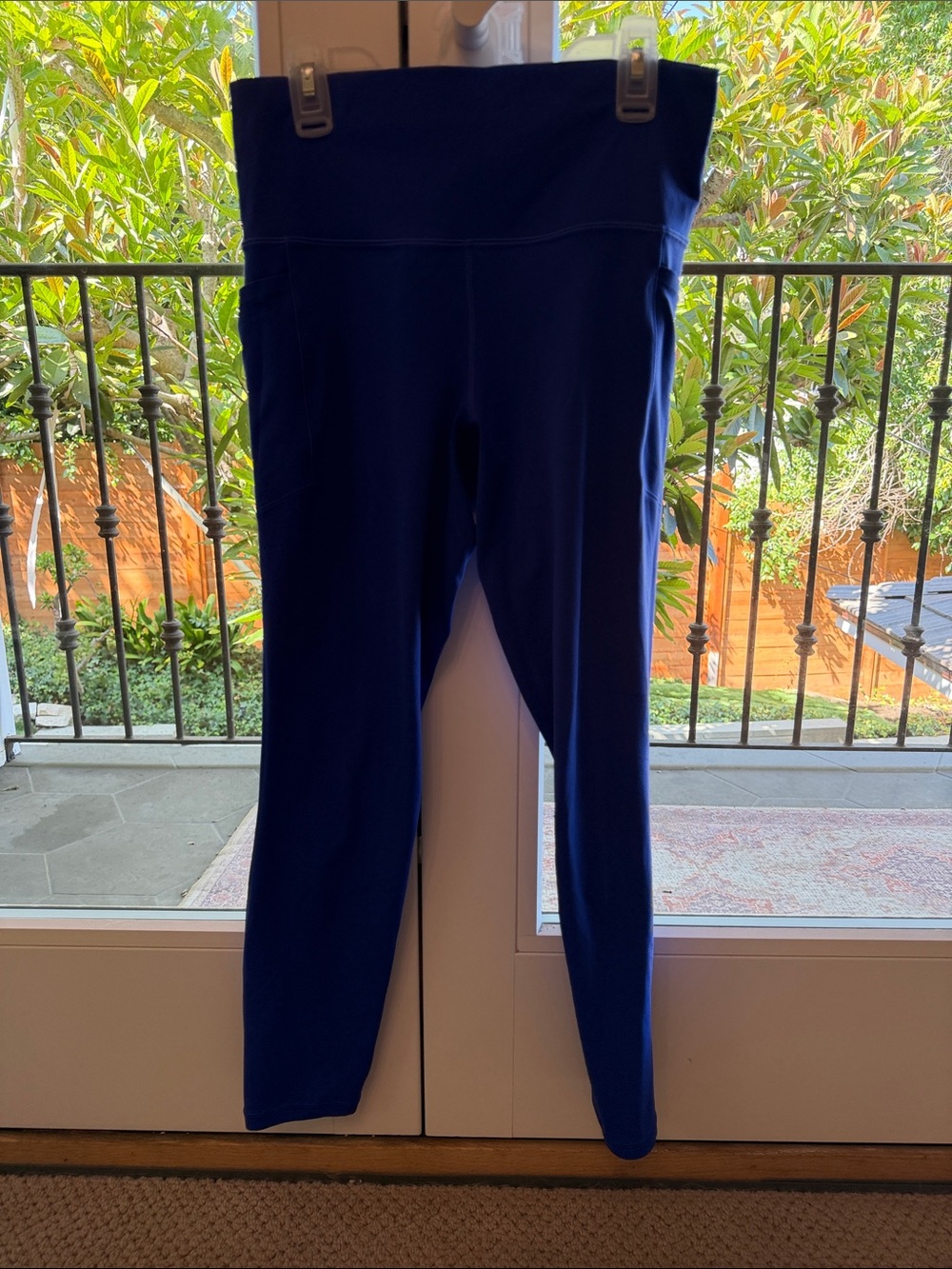 Athleta Blue Salutation Stash 7/8 Tight Leggings with Pockets and Wide Waistband